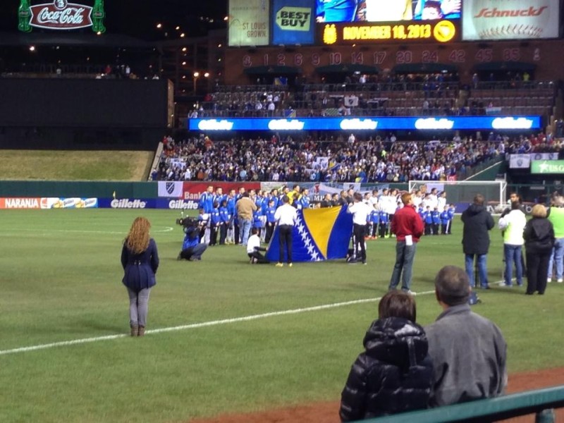 Partida amistosa entre Bósnia e Argentina no Busch Stadium em 2013. (Crédito da foto: Regina Bancher)