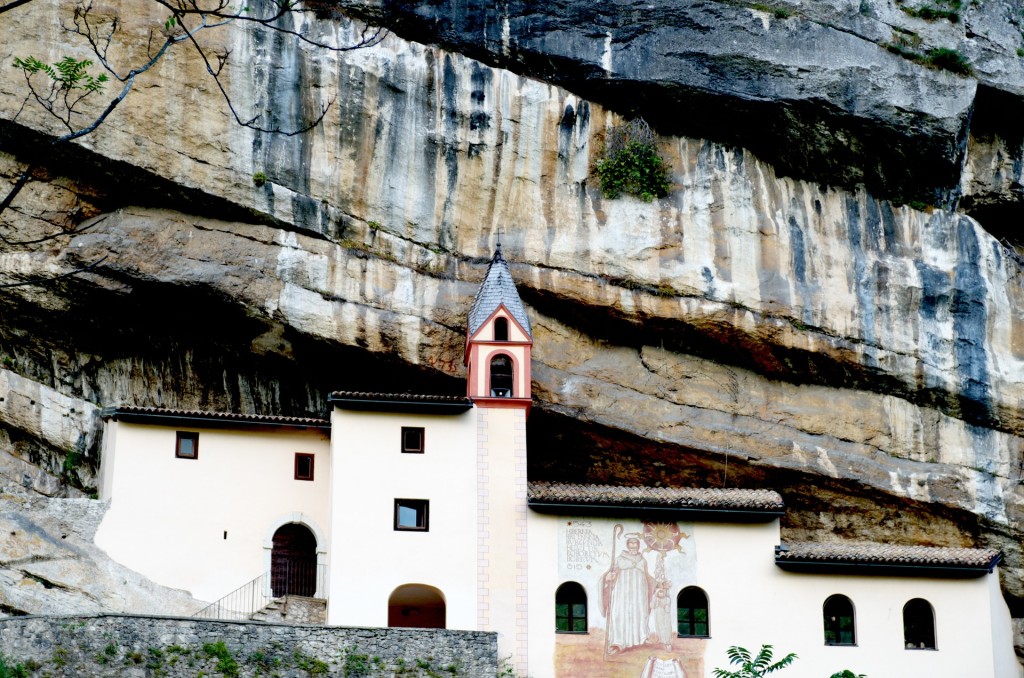 eremo de San colombano, perto de Rovereto, Trentino